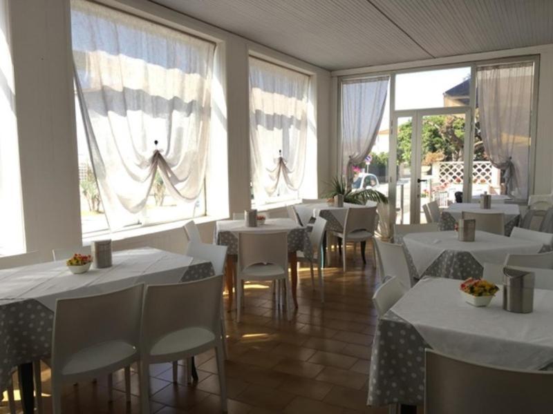 Hotel Villa Dei Gerani Rosignano Solvay Zewnętrze zdjęcie